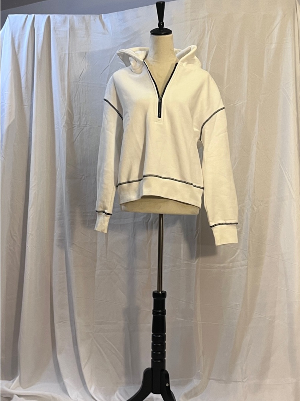 PrettyGarden White Cropped Half-Zip Hoodie with Contrast Stitching